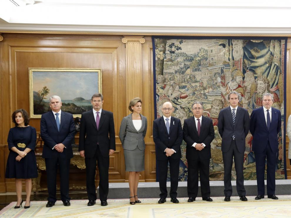 Los trece ministros de Rajoy, este viernes en Zarzuela.