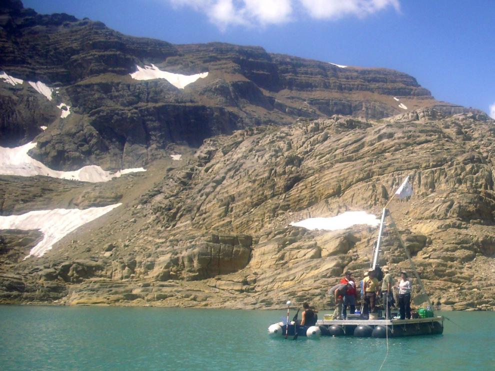 Foto de archivo de una campaña de investigadores y técnicos del IPE en el lago Marboré