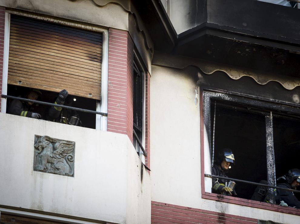 Incendio en una vivienda de la plaza de los Sitios