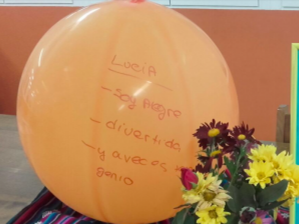 Mensajes para Lucía en su colegio, este lunes.