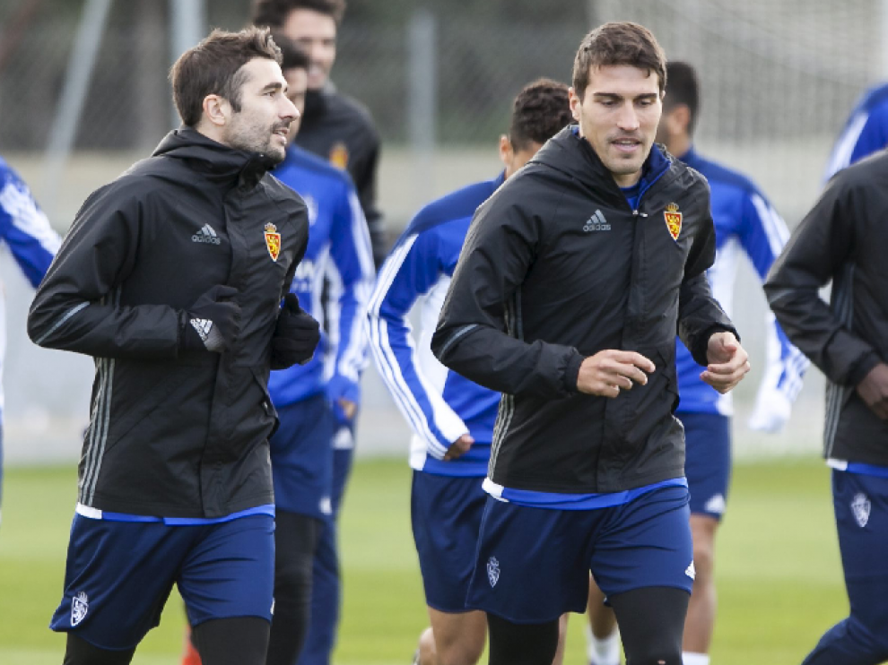 Cani y Zapater, juntos en la parte matinal del entrenamiento de este martes. Por la tarde, no estuvieron con el grupo.