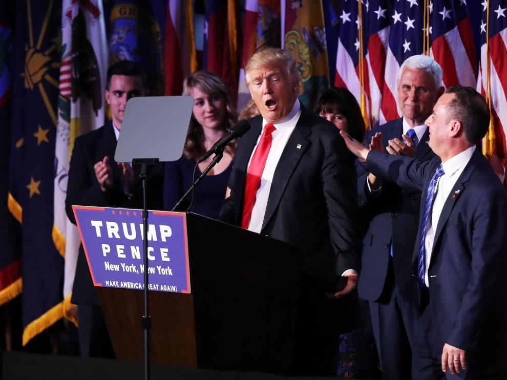 El propio Trump dijo haber recibido la llamada de su rival al comparecer ante sus seguidores.