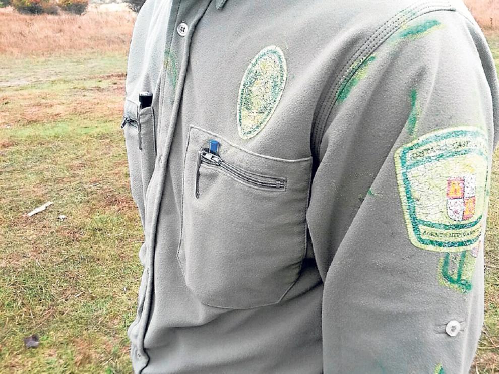 Uno de los agentes medioambientales de la Junta de Castilla y León, en Soria, uniformado.