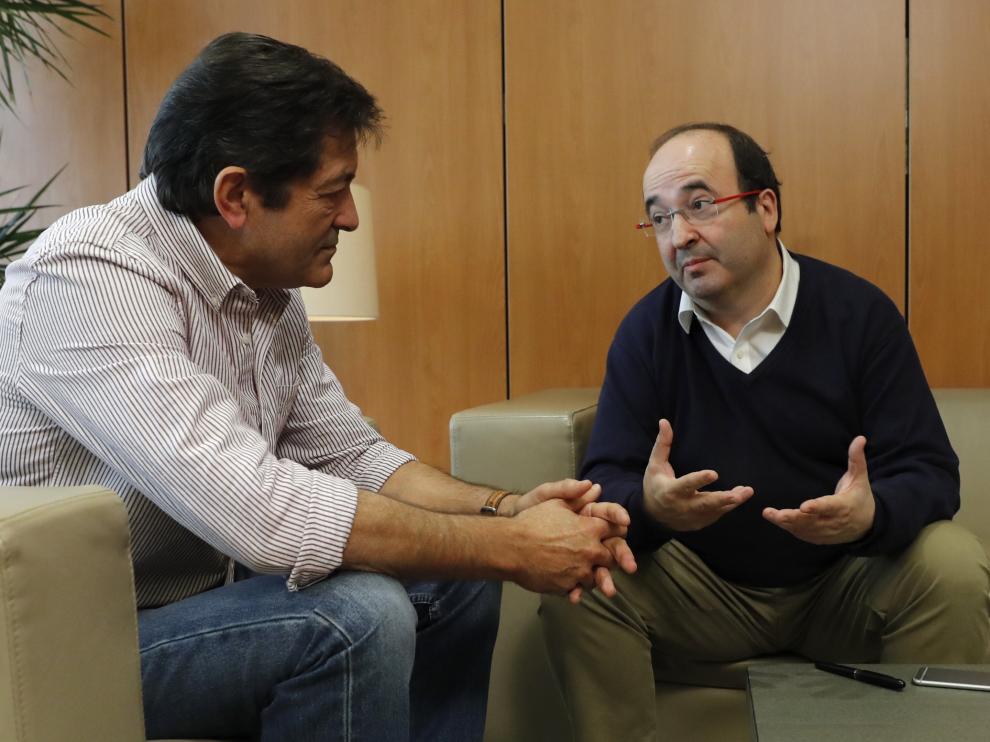 Fernández e Iceta se han reunido este lunes.