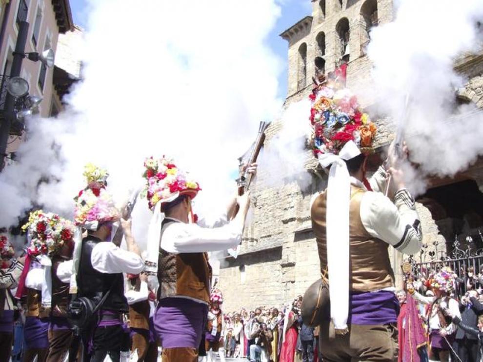 La celebración del primer viernes de mayo es una de las grandes tradiciones de Jaca.