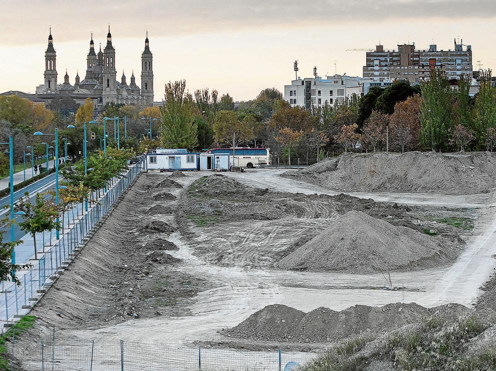 Las obras de urbanización se hacen de forma simultánea a las de construcción del primer bloque.