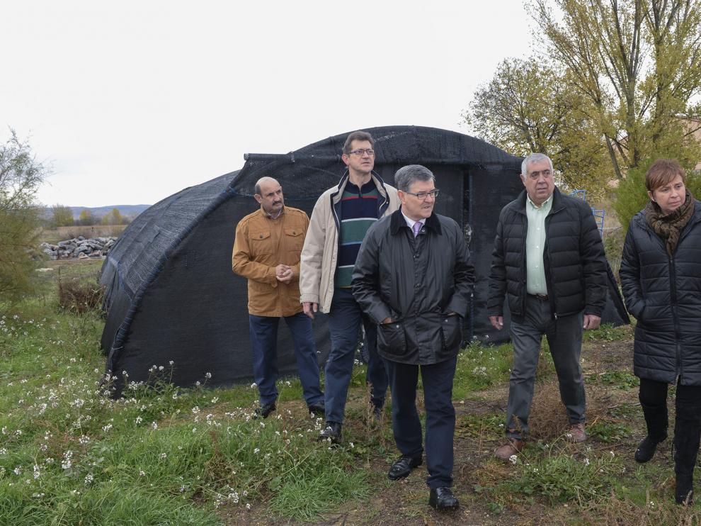 Guillén en el centro visitó Cella junto al delegado territorial de la DGA, el alcalde y concejales