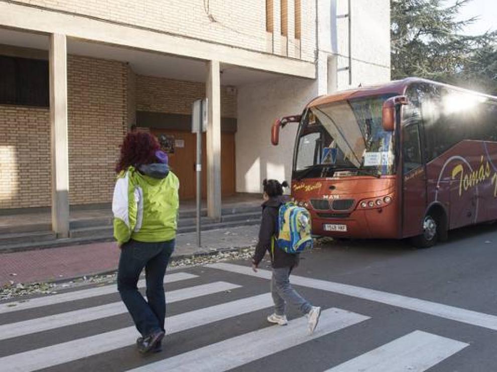Autobús escolar en Movera.