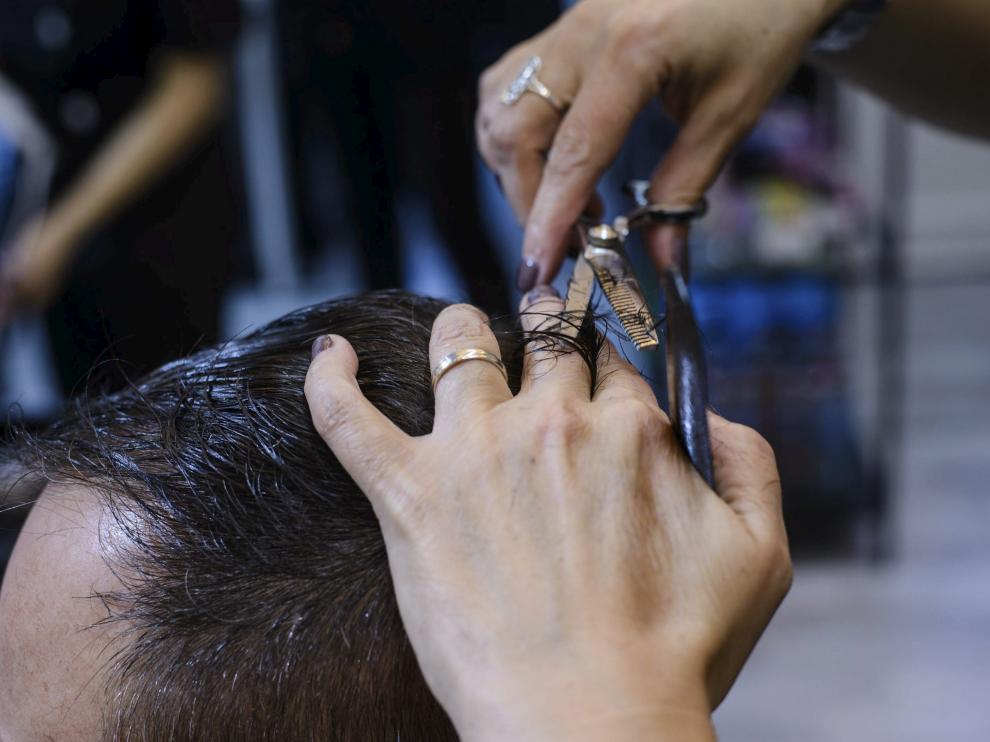 El pelo es cuestión de genes de edad, de sexo... y un buen peluquero siempre ayuda.