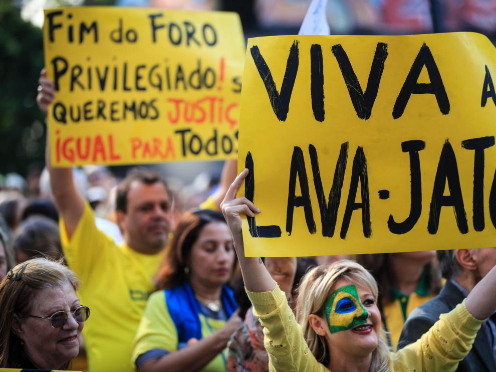 Manifestación en Brasil contra el presidente Lula por el caso de corrupción de Petrobras