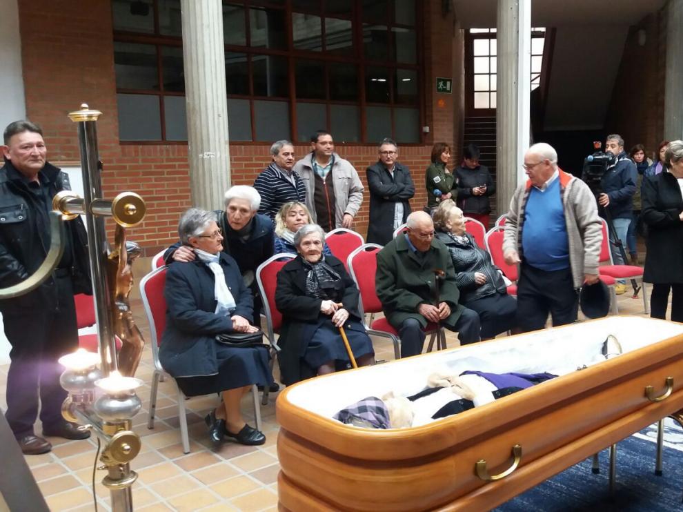 Capilla ardiente por José Iranzo, el Pastor de Andorra, en la casa de la cultura de la localidad turolense.