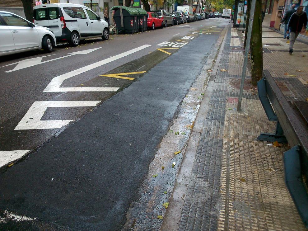 Estado que presenta el carril bus de la avenida de América