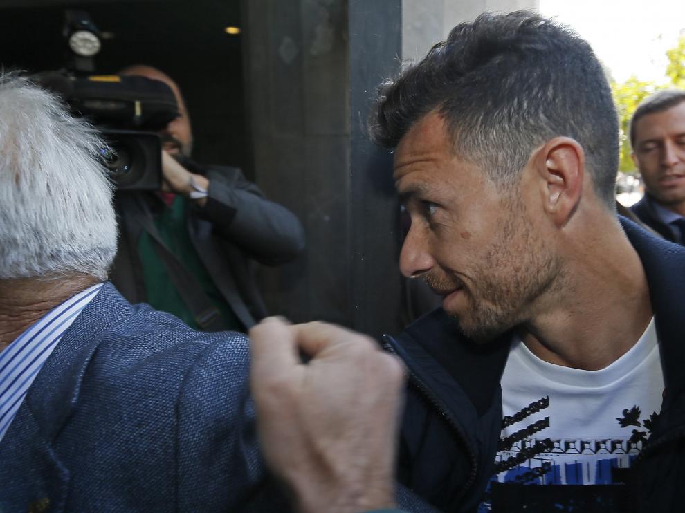 Rubén Castro entrando a los juzgados.