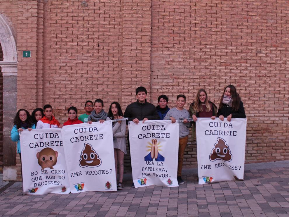 Los niños de Cadrete lanzan una campaña de limpieza para el municipio.
