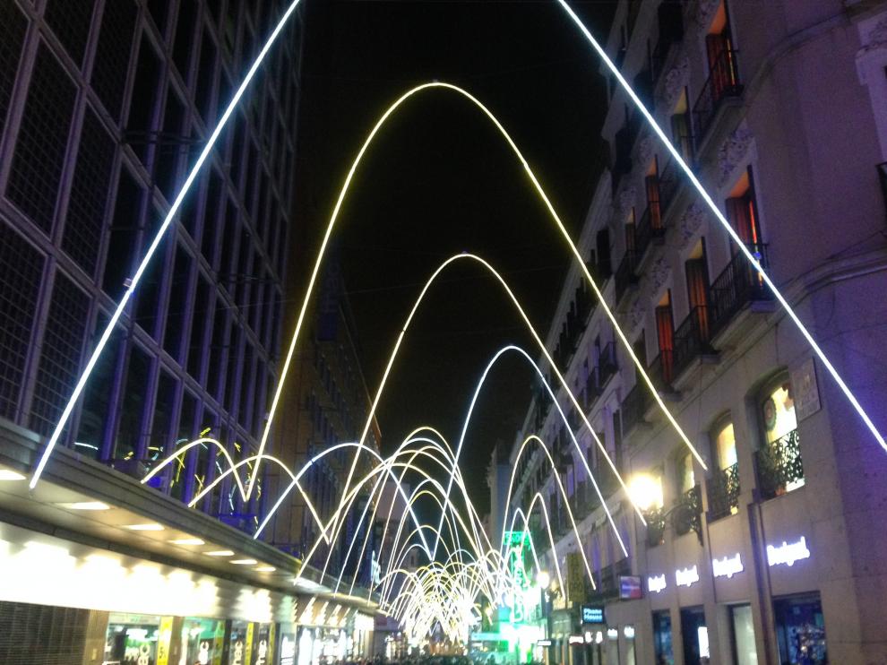 Iluminación navideña con brillo aragonés en las calles de Madrid