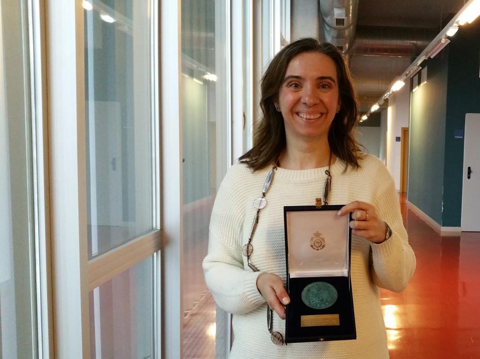 Con esta medalla se reconoce la labor como investigadora a María Ángeles Pérez Ansón.