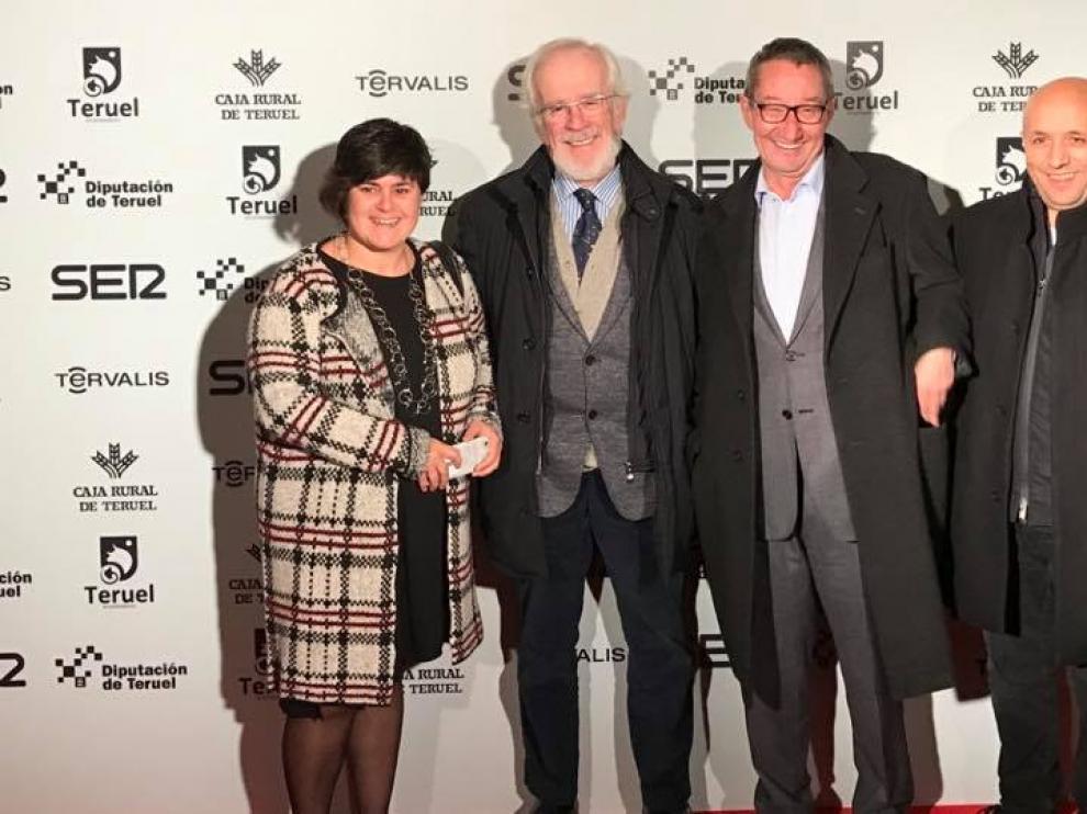 De izquierda a derecha, la directora de Ser-Teruel, Camino Ibarz, Forges, Carlos Boyero y Luis Alegre.