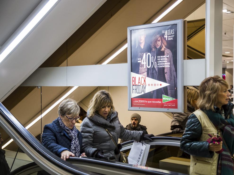 El Corte Inglés comenzó ayer su campaña de ofertas por el Black Friday.