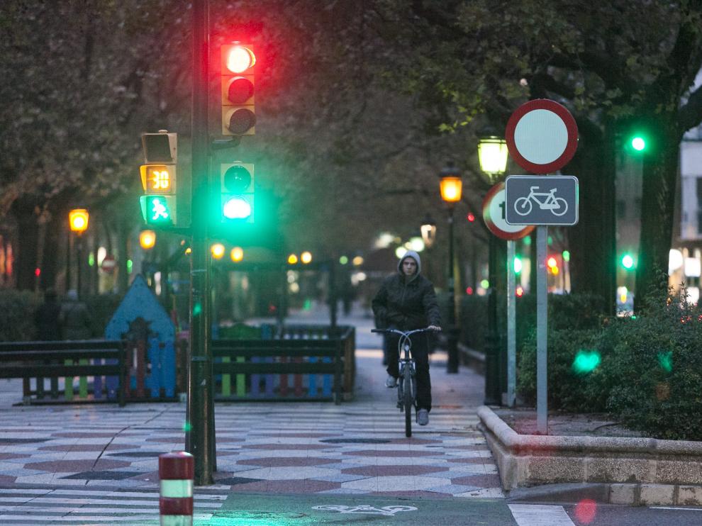 El fallo del TSJA afecta a cientos de calles e impedirá el paso de ciclistas por el bulevar de Sagasta.