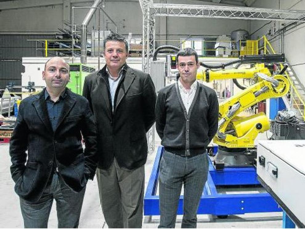 Manuel Lastiri, Joaquín Díaz y Víctor Carreras, los tres socios de Asai, en sus instalaciones.