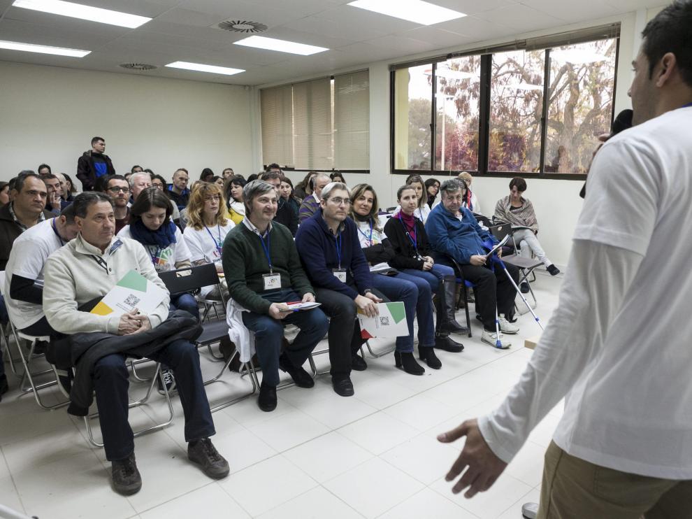Alrededor de un centenar de vecinos asistieron a las jornadas abiertas del futuro distrito sur.