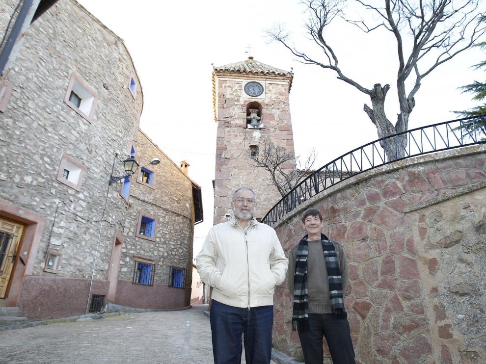 Burillo, en primer término, en la localidad de Bezas.