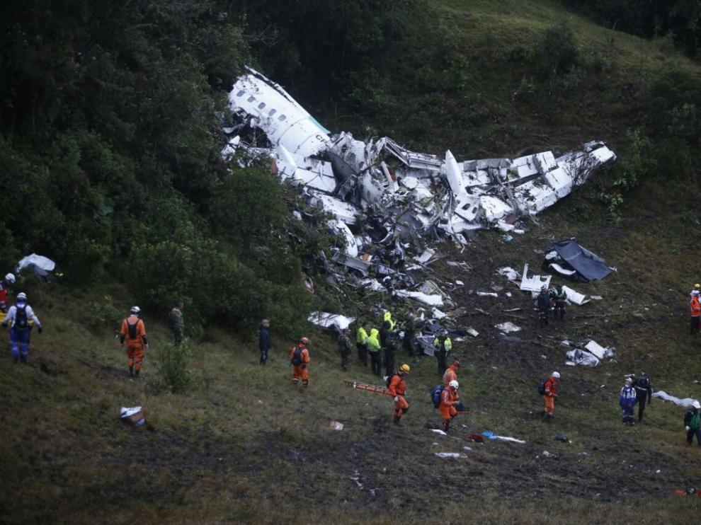 Captura de vídeo de las operaciones de rescate del avión siniestrado en Colombia en el que viajaba el equipo brasileño Chapecoense.