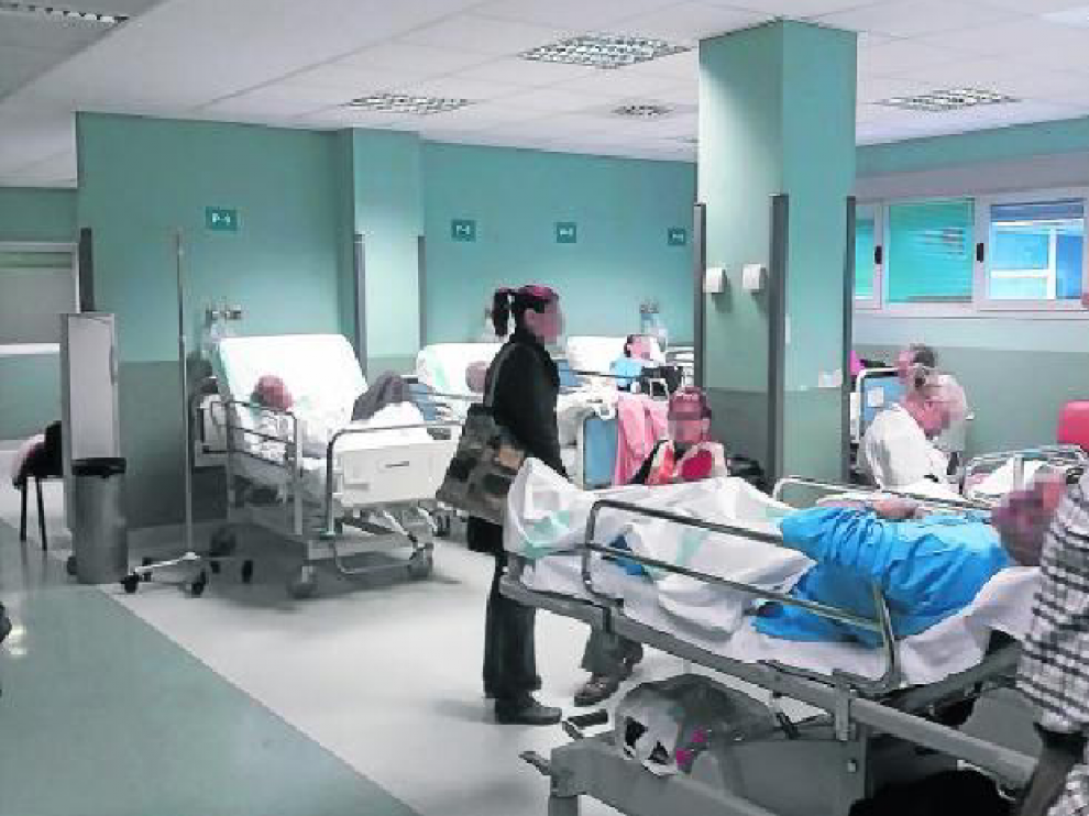 A primera hora de la mañana de ayer había 13 pacientes en boxes de Urgencias del Servet.