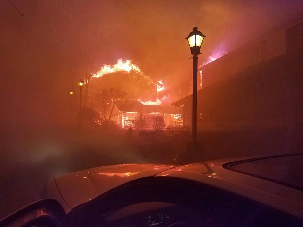 Varias casas arden en Gatlinburg (Tennessee, Estados Unidos).