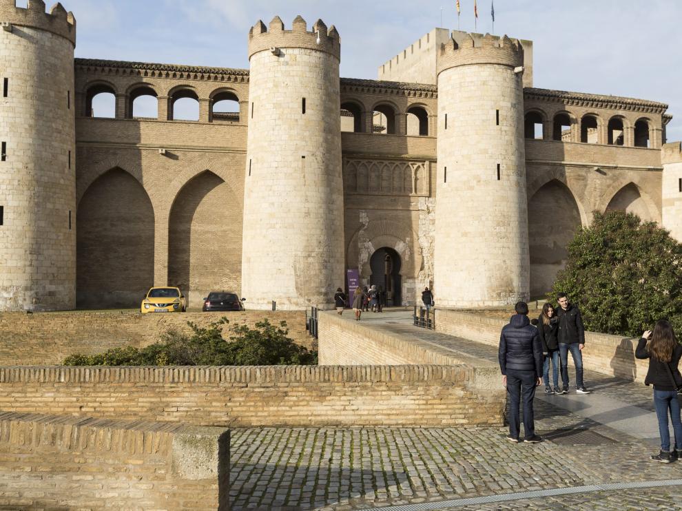 Puertas abiertas en la Aljafería