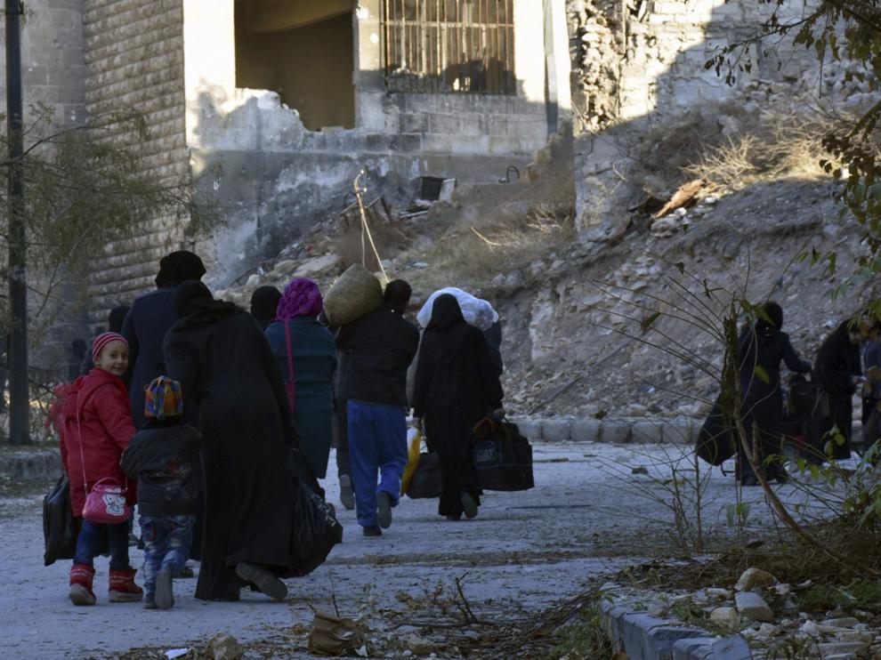 Los rebeldes de la disputada ciudad de Alepo (norte de Siria) pidieron una "tregua humanitaria" de cinco días y la evacuación de enfermos, heridos y civiles