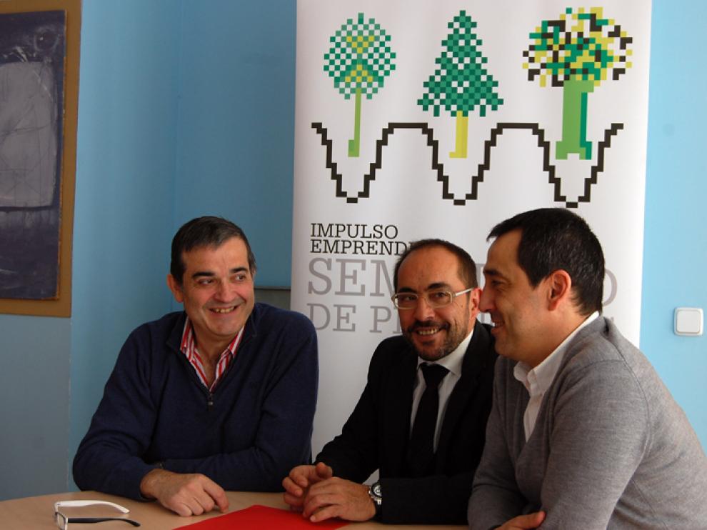 De izquierda a derecha, el presidente de la Cámara de Comercio de Soria, Alberto Santamaría, su homólogo en la Diputación, Luis Rey, y el concejal en el Ayuntamiento de Soria, Javier Muñoz Expósito