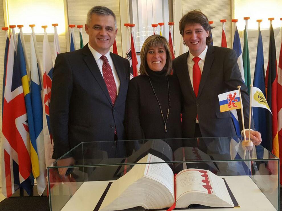 El alcalde de Soria, Carlos Martínez, a la derecha, en la ciudad holandesa de Maastricht.