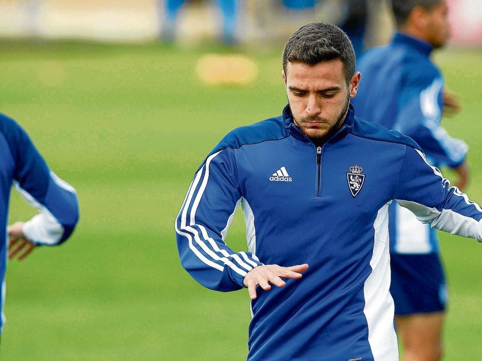 Xiscu, un entrenamiento con el primer equipo del Real Zaragoza.