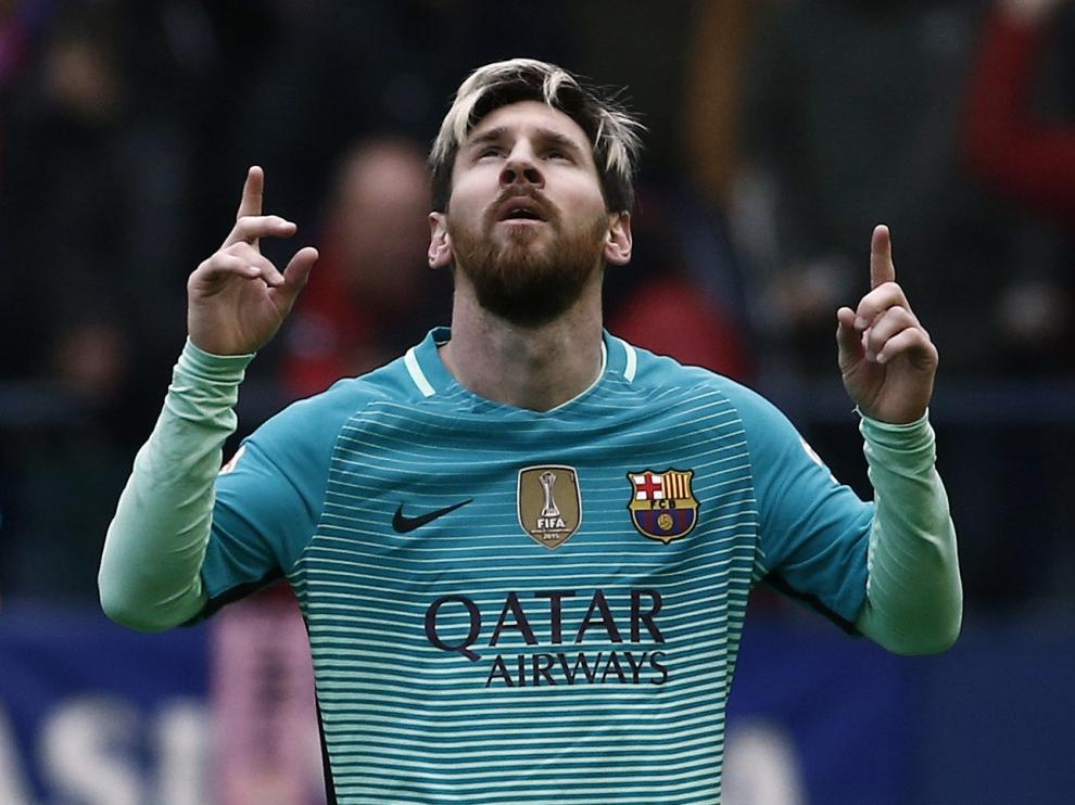 Messi celebra su último gol con la camiseta del Barcelona en Pamplona.