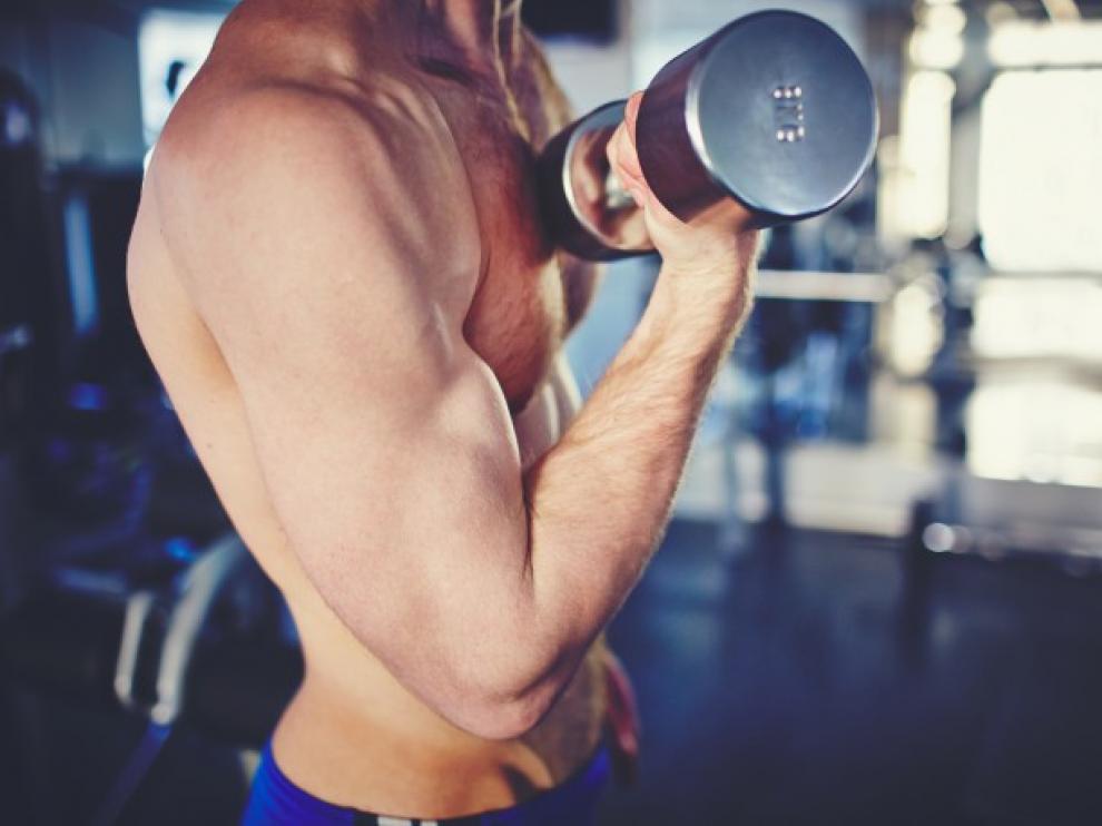 Brazo musculado.
