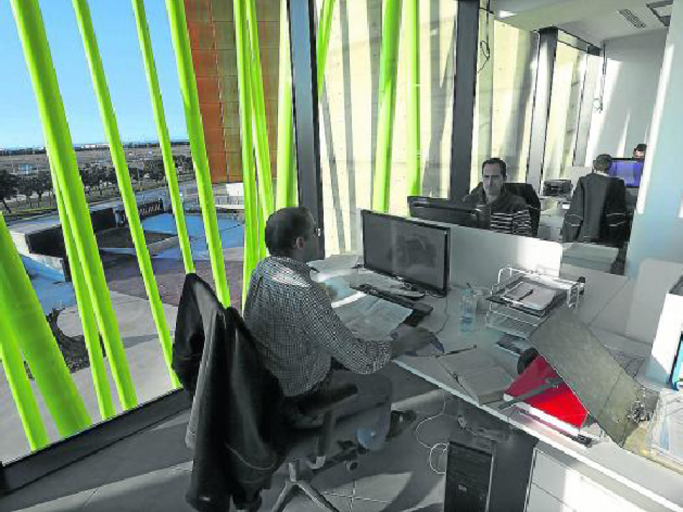 Trabajadores del departamento de diseño en las nuevas instalaciones de Gaypu en Plhus
