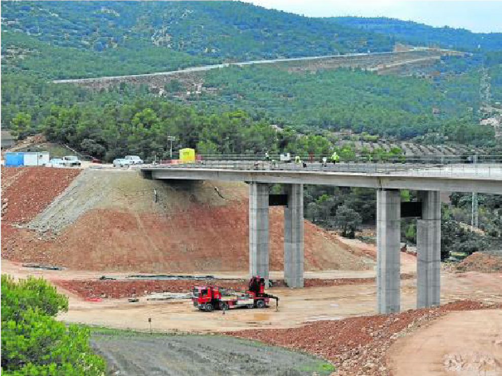 Finalización del viaducto de San Bernardo, que permitirá eliminar curvas de la antigua N-232