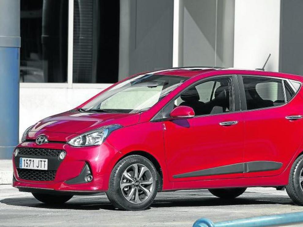 El Hyundai i10 destaca por su cuidado y moderno diseño.