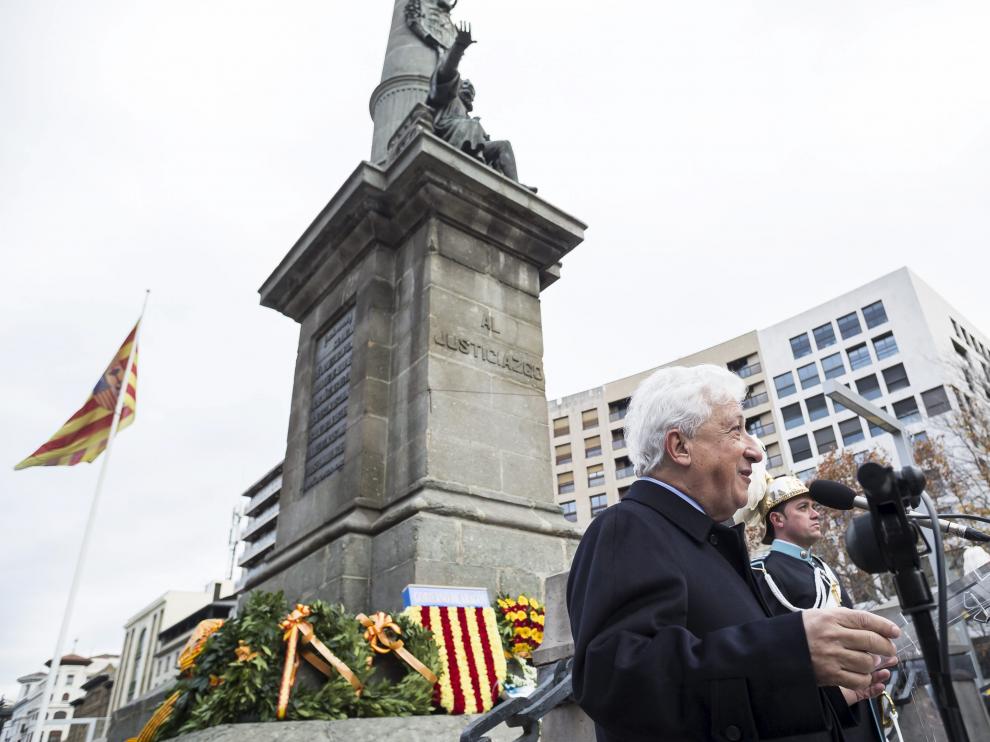 Ofrenda floral por la conmemoración de fallecimiento del Justicia de Aragón