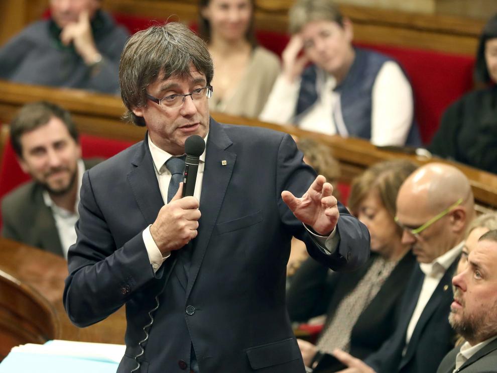 Carles Pigdemont durante su intervención en el Parlamento catalán.