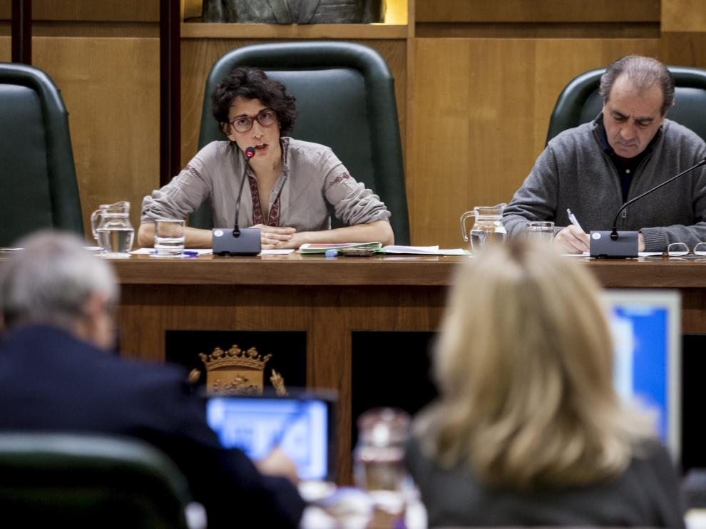 Elena Giner, concejala de Participación, durante la comisión extraordinaria de ayer.