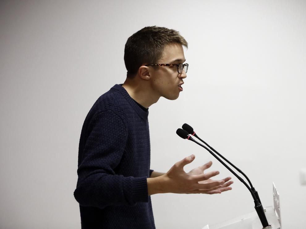 El secretario político de Podemos, Iñigo Errejón, durante la rueda de prensa en la que ha subrayado que los resultados de la consulta para decidir las reglas de Vistalegre II demuestran que en el partido hay "dos proyectos equilibrados"