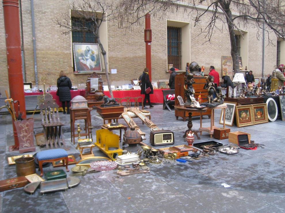 El Mercadillo de San Bruno exhibe antigüedades todos los domingos del mes