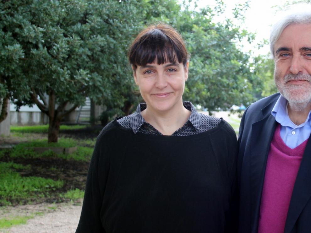 El doctor Andreu Palou, junto con la doctora Paula Oliver, del grupo de investigación en Nutrigenómica y Obesidad de la Universidad de las Islas Baleares.