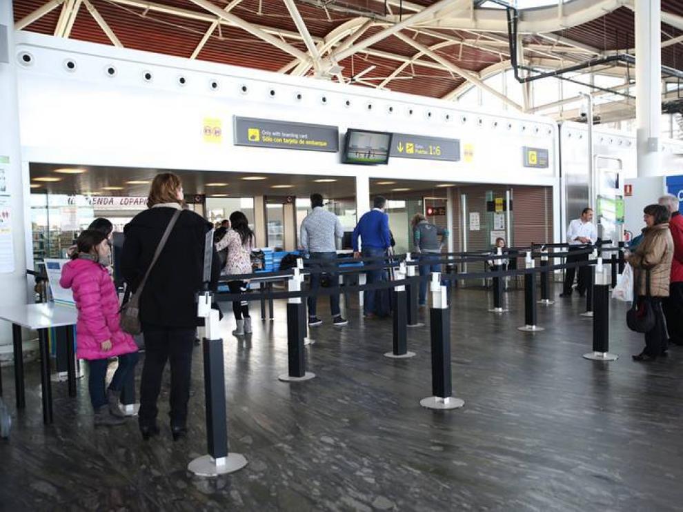 El aeropuerto de Zaragoza ofrece dos vuelos chárter para Nochevieja