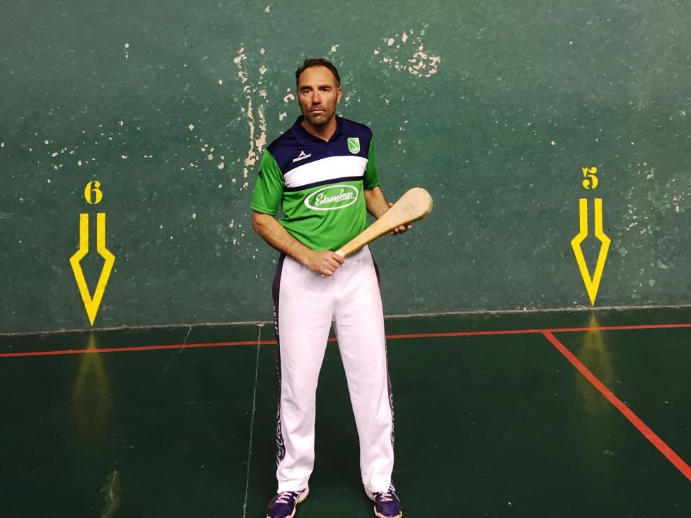 David Caballero con la equipación del Stadium Casablanca.