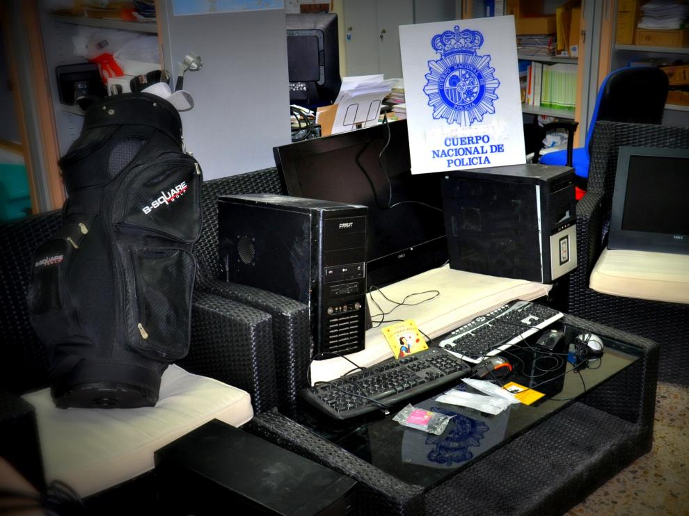 Algunos de los efectos sustraídos por el joven en un hotel de Calatayud.