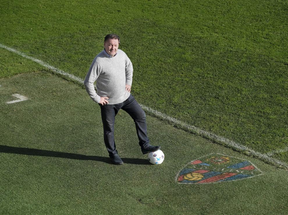 Agustín Lasaosa ha ocupado diferentes cargos desde que llegó a la SD Huesca hace una década y ahora le han ratificado como presidente.