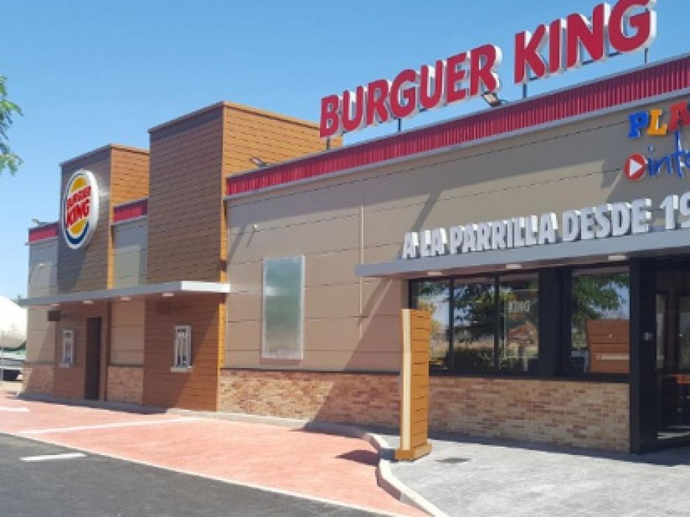 heraldoUna baza para las empresas. Ayer mismo Burger King se adelantó a todos asegurando que iba a castellanizar su nombre (como en la imagen) y negándolo minutos después. Muchos medios se hicieron eco de la noticia, que no era real.